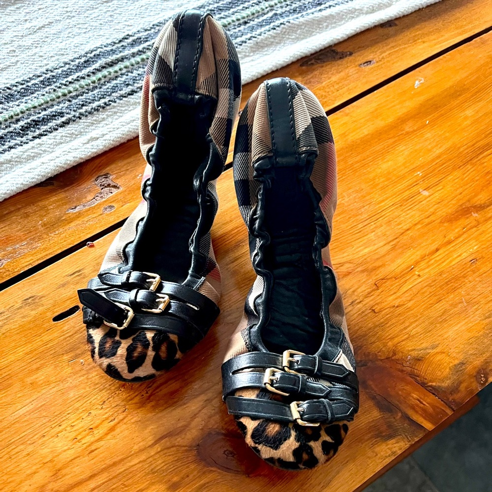 Burberry ballet flat size 41